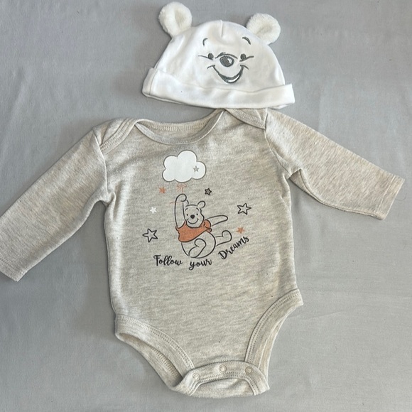 Disney - Winnie the Pooh - Gray and White Bodysuit/Onesie and Hat - Picture 1 of 3